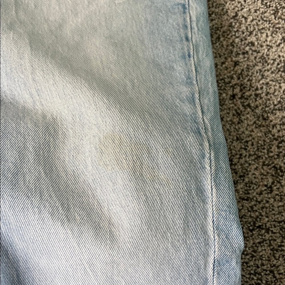 A&F High Rise Mom Jeans - Picture 3 of 4